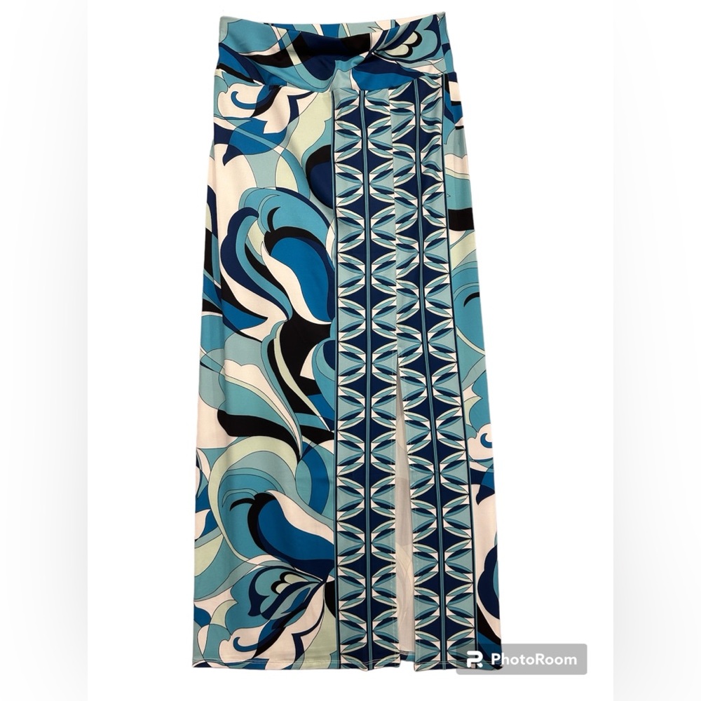 Women’s soft knit skirt